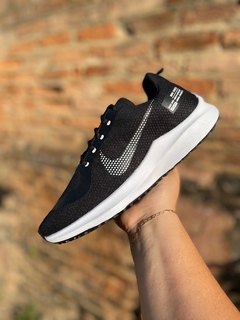 Tênis Nike Zoom na internet