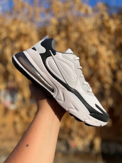 Tênis Nike Air React 270