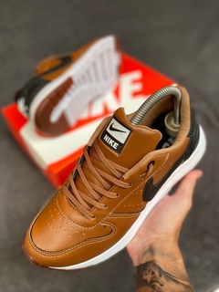 Tênis Nike Air Retrô na internet
