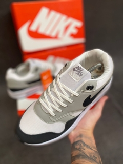 Tênis Nike Air Max 90 - loja online