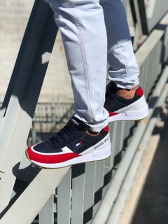 Tênis Tommy Hilfiger Couro Marinho e Vermelho