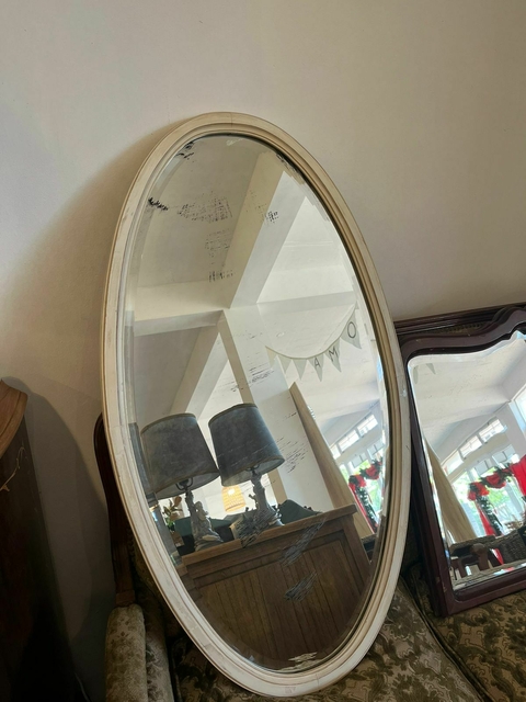 Espejo oval antiguo