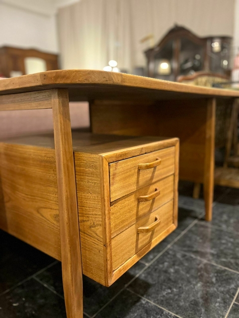 Escritorio americano