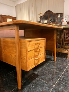 Escritorio americano en internet