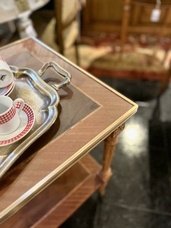 Mesa rodante Luis XV en internet