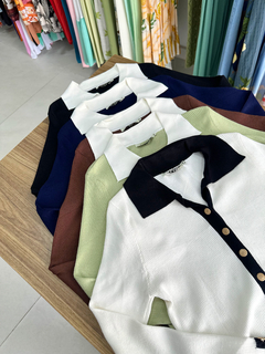 Blusa gola botões - comprar online