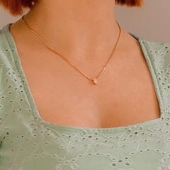 Outlet Pingente Dourado Oval Zircônias cravejadas - comprar online