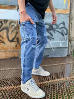 Jeans Mom Cargo Carpintero en internet