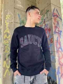 Buzo Saucy.