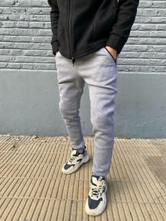 Joggins Frisado Gris Con Cierre