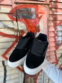 VANS Knu Skool Reverse en internet