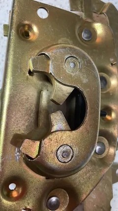 Fechadura Da Porta F1000 F4000 F600 Esquerdo Mod Original - Casa das Peças RP