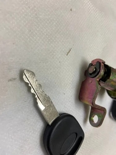 Miolo Cilindro Porta F1000 F4000 F600 72 A 92 Lado Direito - comprar online