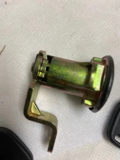Miolo Cilindro Porta F1000 F4000 F600 72 A 92 Lado Direito - Casa das Peças RP