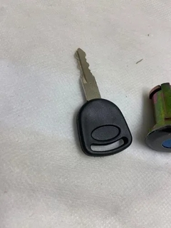 Imagem do Miolo Cilindro Porta F1000 F4000 F600 72 A 92 Lado Direito