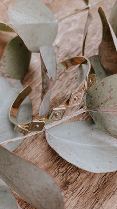 PULSERA OJOS ORO