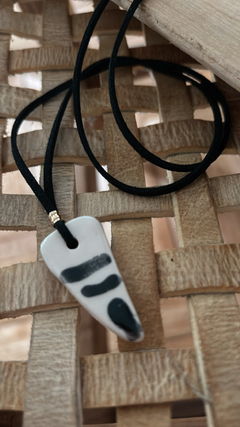 COLLAR ARROW
