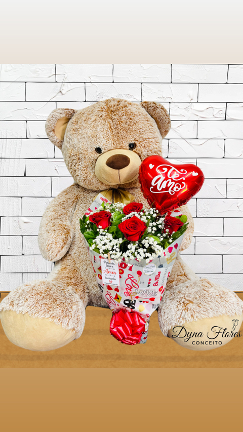 Urso pelúcia gigante com Buquê de rosas e Balão personalizado