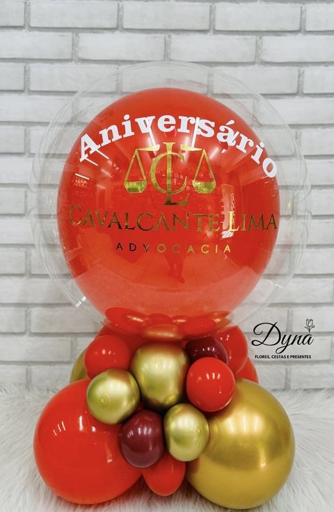 Arranjo de mesa com logomarca e base orgânica