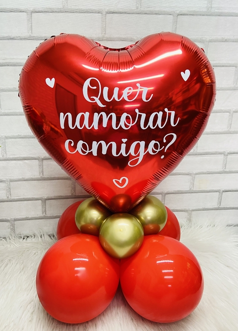 ARRANJO DE BALÕES “QUER NAMORAR COMIGO?”