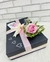 Box Ternura com chocolates,Balão personalizado e Rosa natural - comprar online