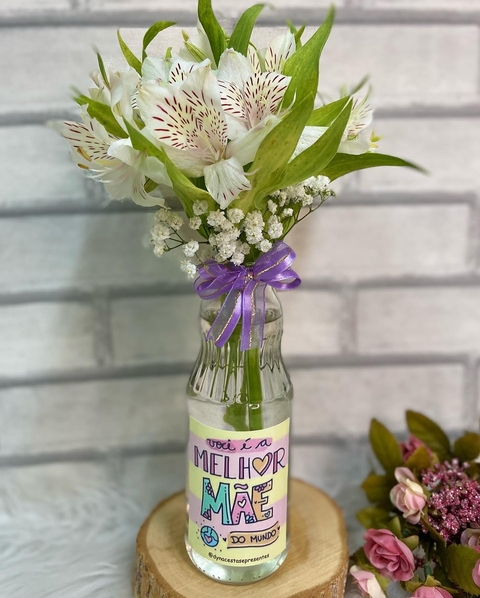 GARRAFA MIMO PARA MAMÃE COM ROSA NATURAL