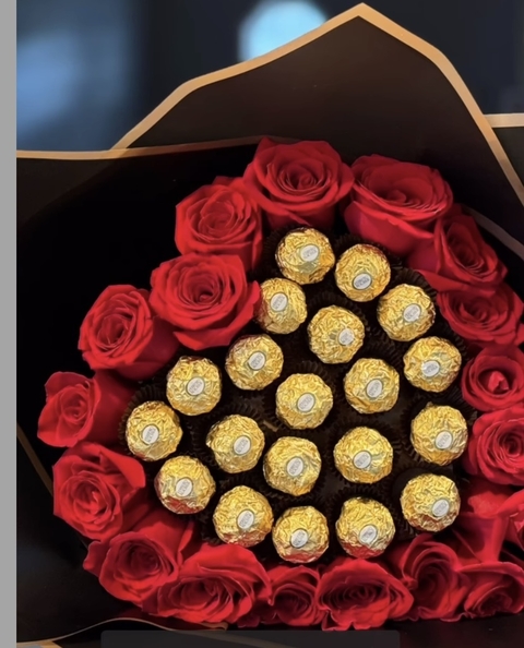 Ramalhete Love com Bombons e Rosas