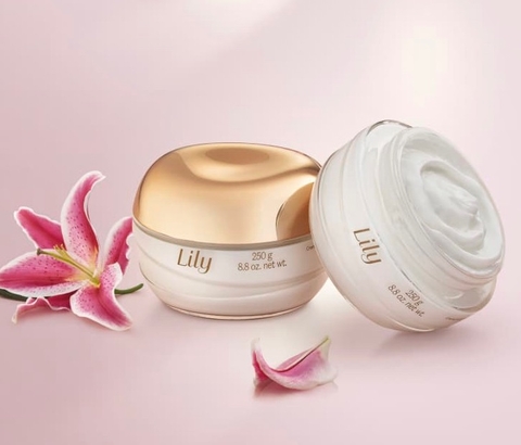 Creme Acetinado Hidratante Desodorante Corporal o Boticário Lily - comprar online