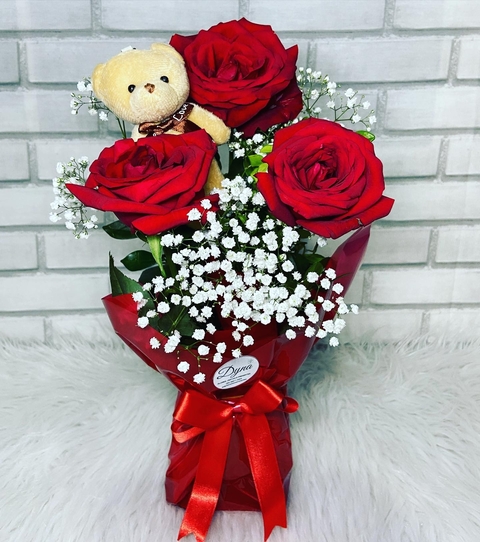 Mini Buquê com Rosas e Ursinho chaveirinho