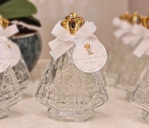 Lembrancinha de Batizado Garrafa no Formato da Imagem de Nossa Senhora de vidro personalizada
