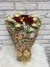 BUQUÊ COM 3 ROSAS E 6 FERRERO ROCHER - loja online