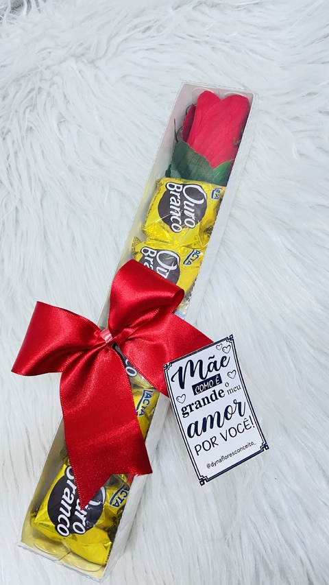 Caixa Botão Rosa com chocolates Dia das Mães