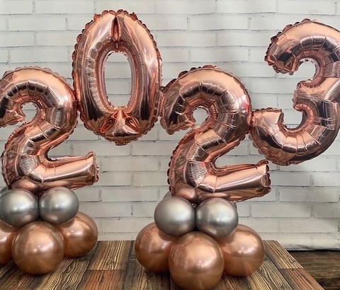 ARRANJO DE BALÕES NUMERAL COM BASE SIMPLES