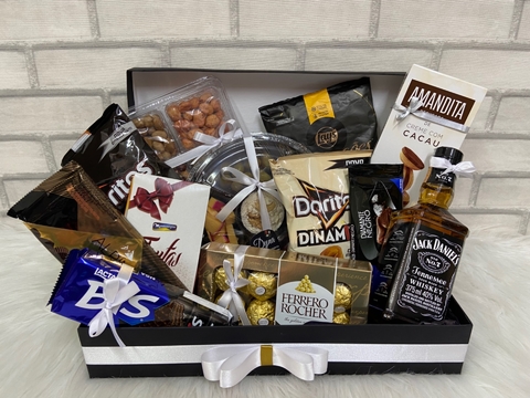 BOX DE LUXO JACK DANIEL'S COM PETISCOS E FRIOS