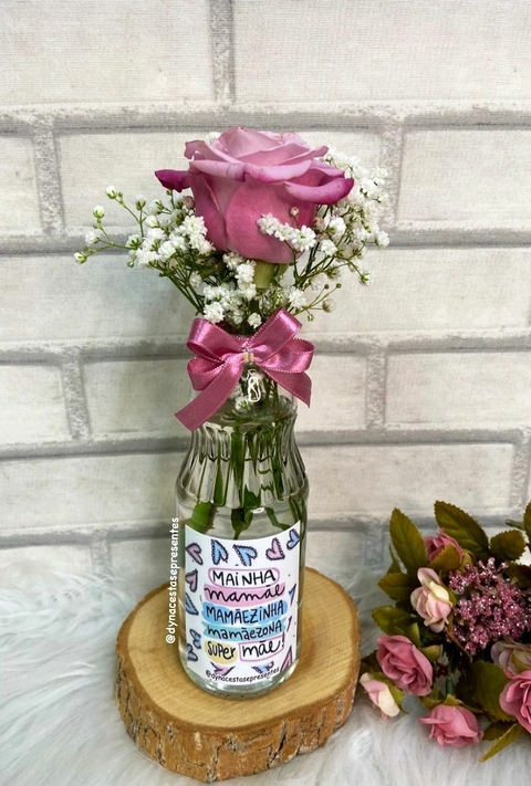 GARRAFA MIMO PARA MAMÃE COM ROSA NATURAL