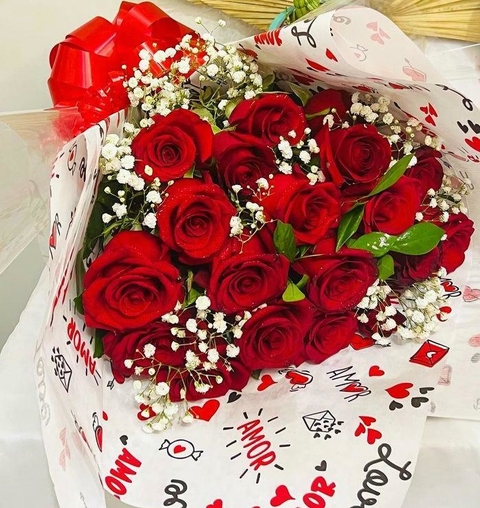 RAMALHETE ENCANTAR COM 20 LINDAS ROSAS