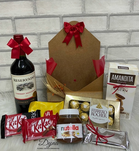 CAIXA ENVELOPE COM VINHO RESERVADO E CHOCOLATES