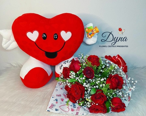KIT EU TE AMO CORAÇÃO COM BUQUÊ DE ROSAS
