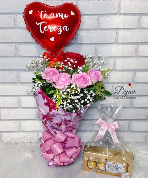 Combo Romântico Buquê com 5 Rosas naturais+Balão personalizado+Ferrero Rocher T8