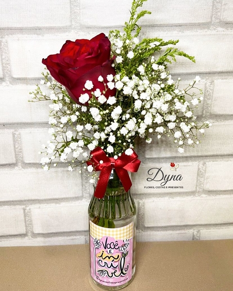 GARRAFA MIMO COM ROSA E MENSAGEM