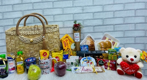 CAFÉ DA MANHÃ ESPECIAL NA BOLSA DE PALHA COM ROSA E URSO DE PELÚCIA