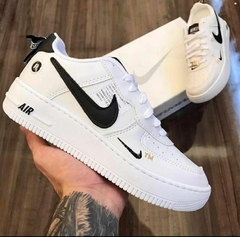 Tênis Nike Air Force branco com preto