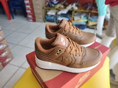 Tênis Courino Nike Pegasus - comprar online
