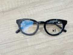 Armazón acetato dama tamaño mediano llévalo por $120.000 contado efectivo o transferencia consultanos Moya-Lens