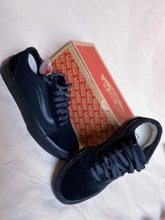 SKOOL BLACK - KIRA.CLOTHESOK