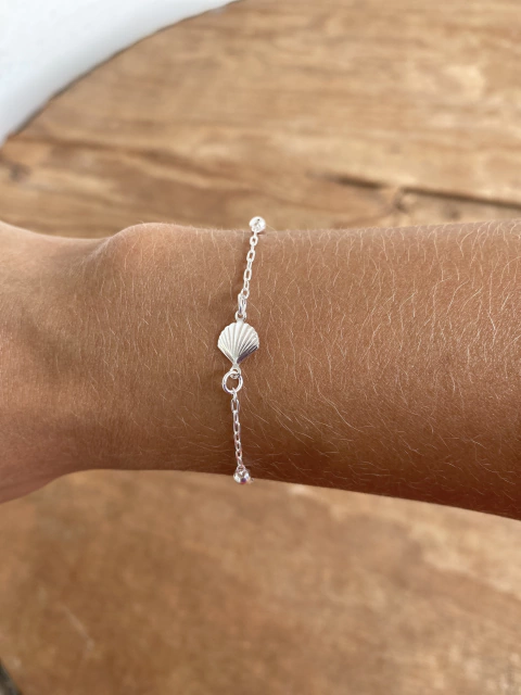 PULSEIRA CARTIER COM 4 BOLAS 3,5MM COM UMA CONCHA