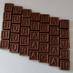 Chocomensaje PERSONALIZADO HURACAN - comprar online