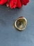 Anel ouro amarelo inicial alto relevo com diamantes e borda em diamantes - comprar online