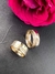 Par de aliança ouro amarelo chapa reta 8mm de largura com diamante 2,3mm na feminina