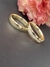 Par aliança ouro amarelo bombê anatômica 4,8mm de largura 12 diamantes na feminina - comprar online